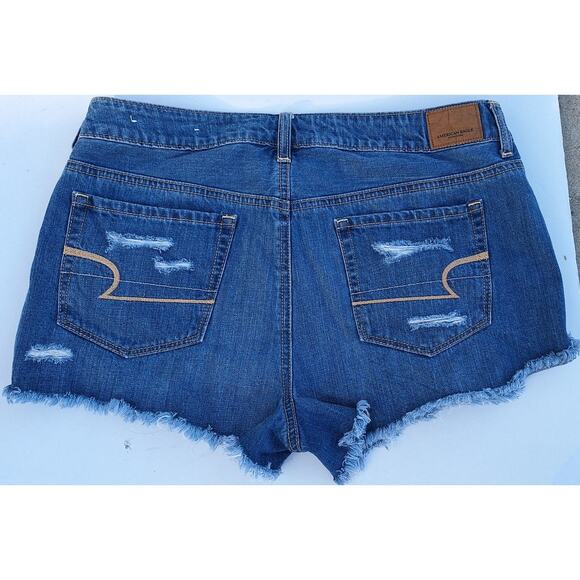 American Eagle Tomgirl Shortie Denim Jean Shorts Blue Distressed Fray Hem Sz. 10 - Picture 3 of 9